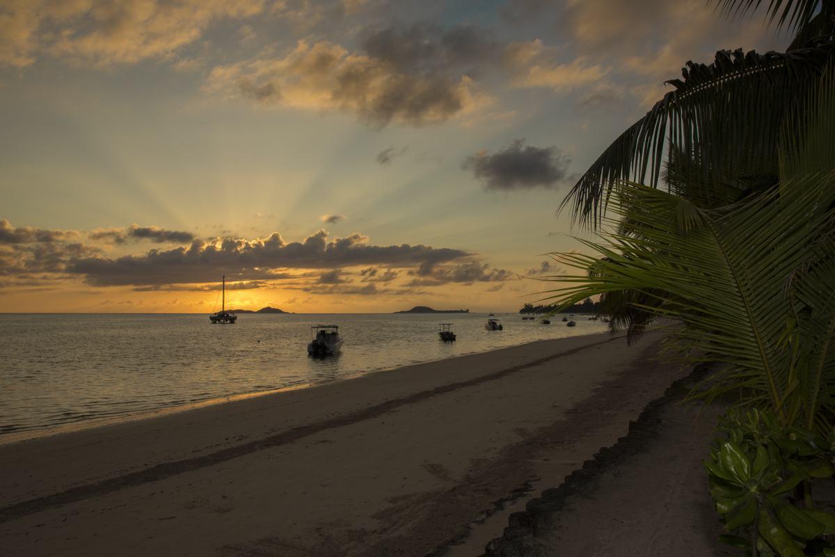 Indian Ocean Lodge Grand Anse  Bagian luar foto